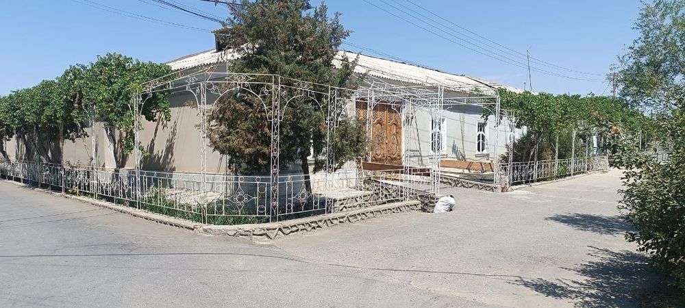 Xovli 10 sotiq sotiladi