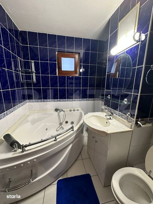 1 camera decomandata de inchiriat intr-un apartament cu 4 camere, zona