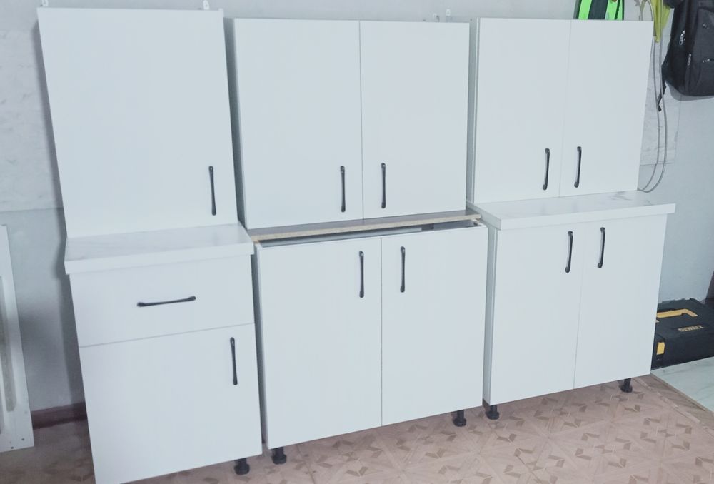 Кухонный гарнитур новый