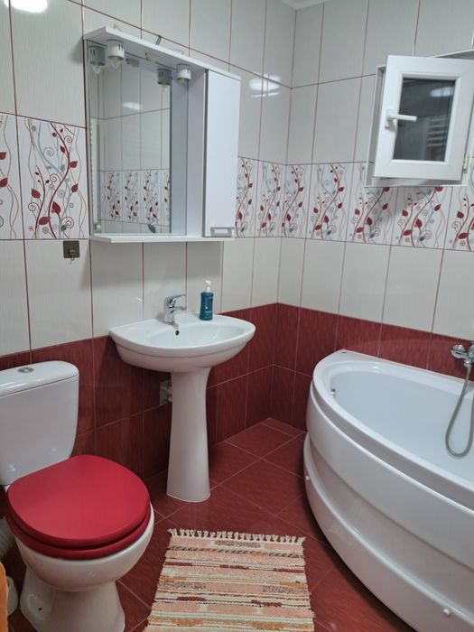 Apartament 2 camere de vânzare, zona Liceul Sportiv
