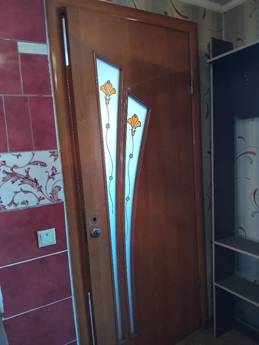 Продам двери межкомнатные