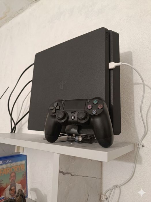 Продам Playstation 4 slim