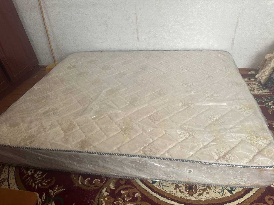 Матрас в отличном состоянии
