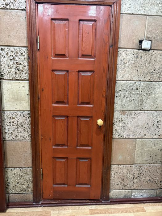 Отдам двери межкомнатные