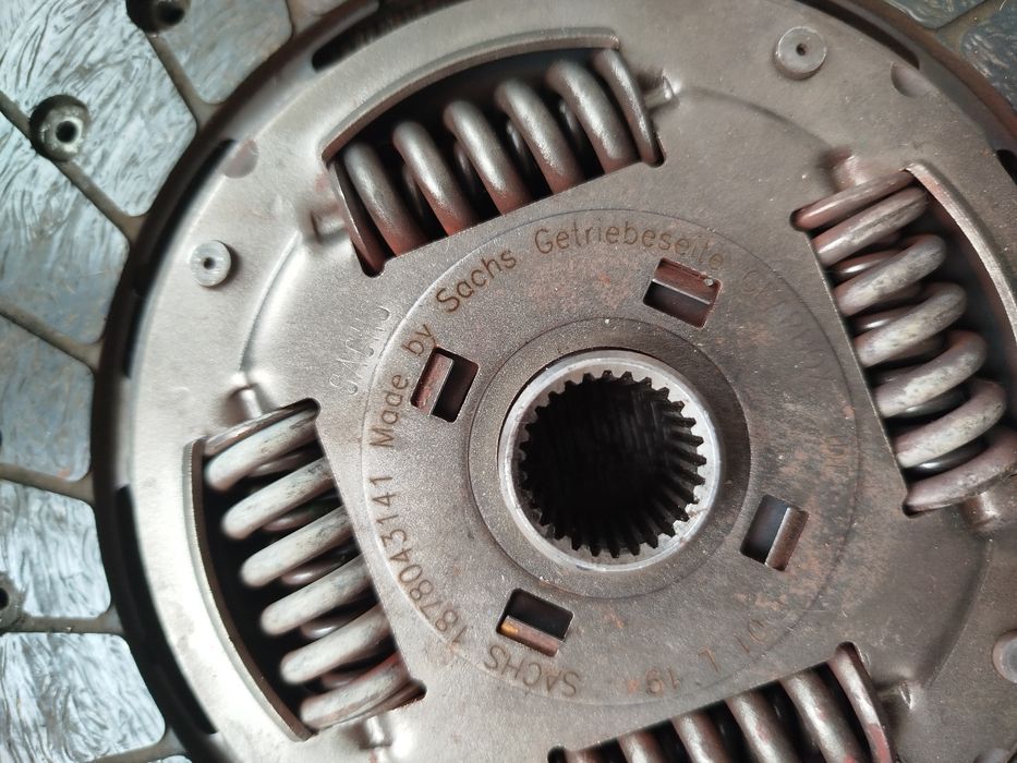 Продам диск сцепления на Пассат б3, двигатель 2е .