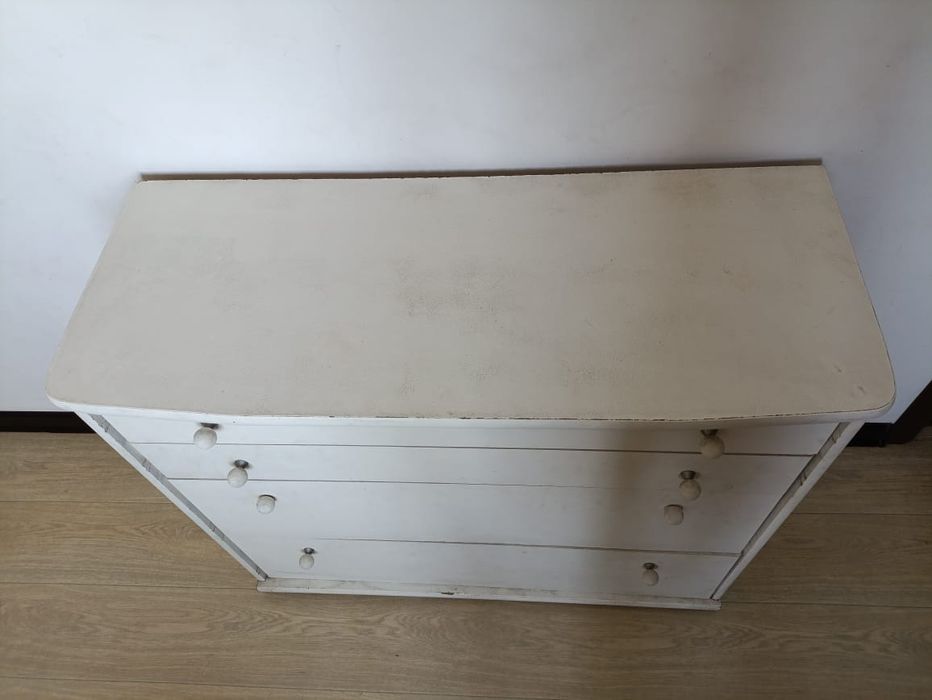 Комод. 100 × 40 × 84 см. 4 ящика
