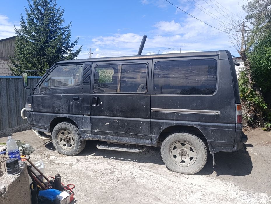 Продам mitsubishi delica