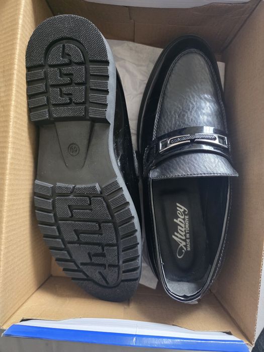 Продавам официални обувки