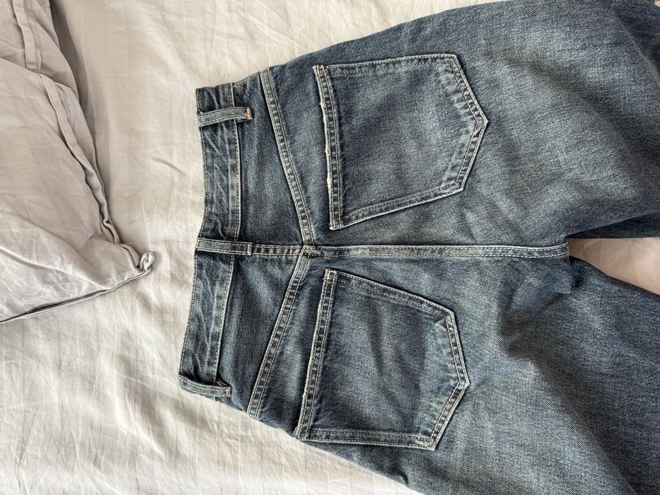 Дънки Zara, супер удобни и стилни. Носени са два пъти, имам 2 чифта.