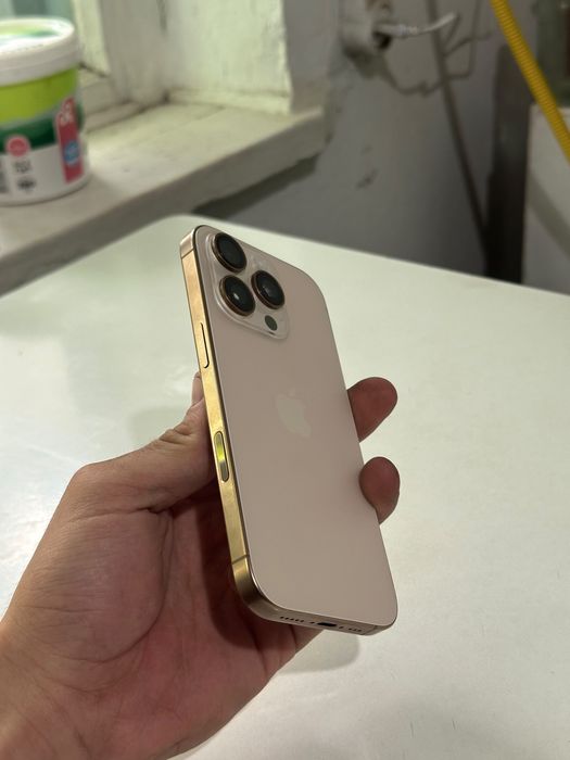 iphone 16 pro 256гб золотой цвет идеал