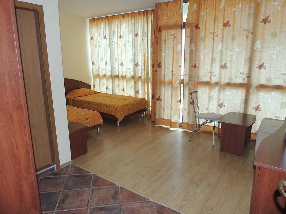 Предлагаме на Вашето внимание работещ семеен хотел в гр. Несебър