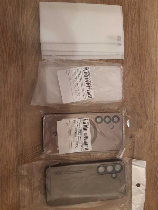 Samsung S25, 6.2', 3 Калъфa и 4 Протектора.