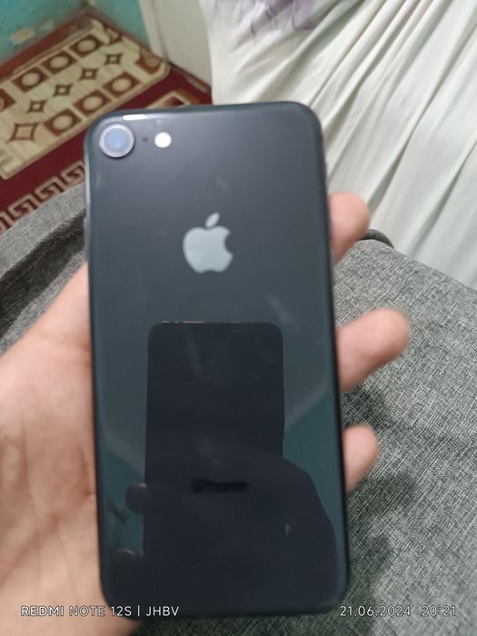 Iphone 8  с гарантией