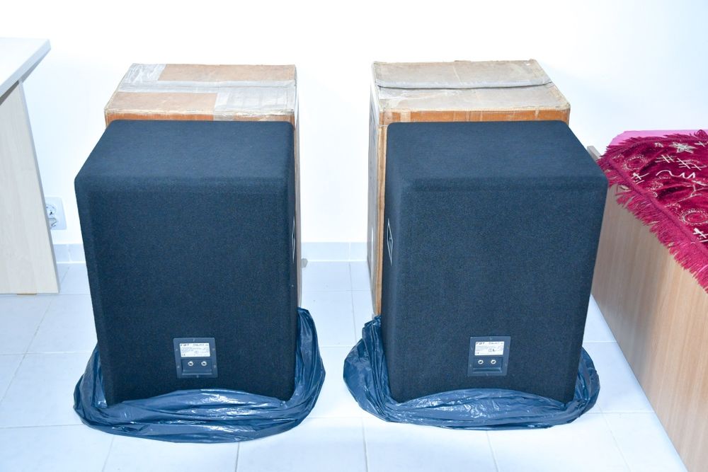 Boxe FBT 250w 3 căi 15 țoli 8 ohmi Dynacord RCF VL ieftin afacere Bucu