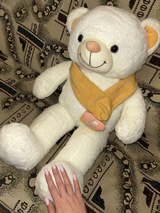 Плюшевая белая мишка