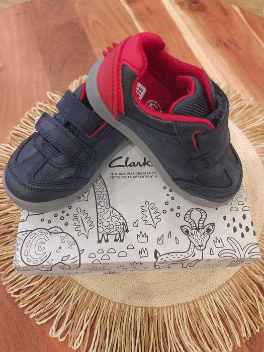 Детски обувки Clarks! НОВИ !