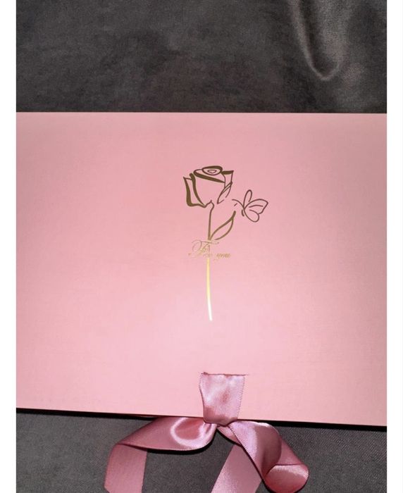 Продам коробку для клубники в шоколаде