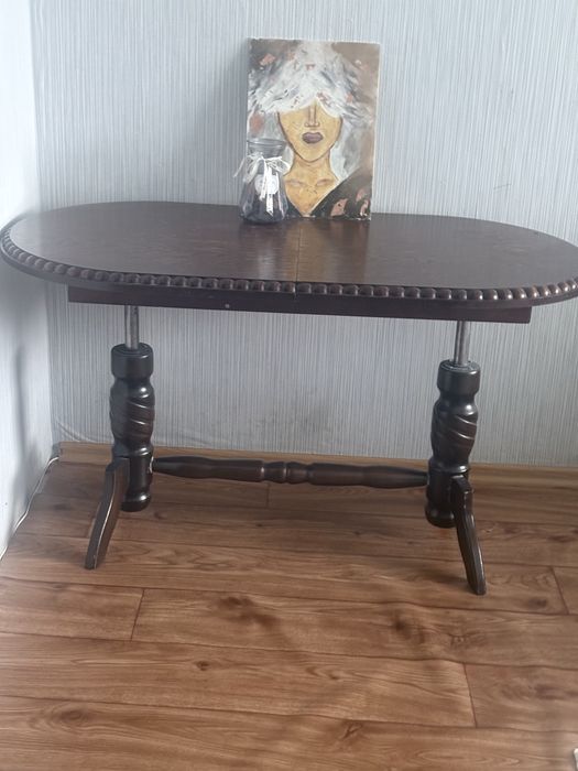 Стол в гостинную