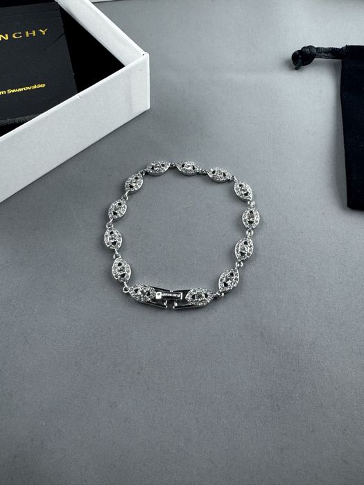 Bratara Givenchy-Silver eye -Noua