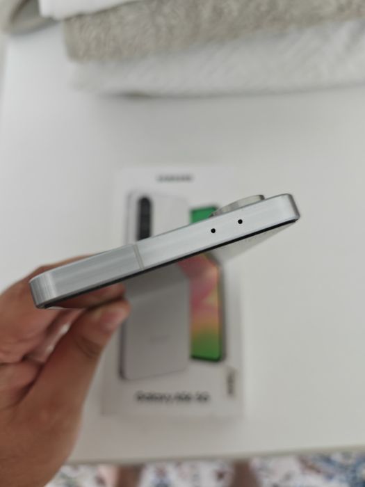 Продам Samsung A56 8/128GB White