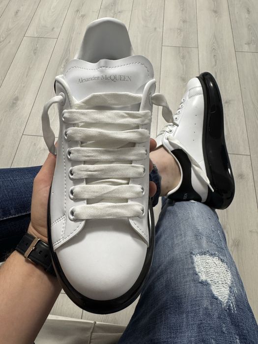 Adidasi Barbati Alexander Mcq. Alb & Negru Silicon!