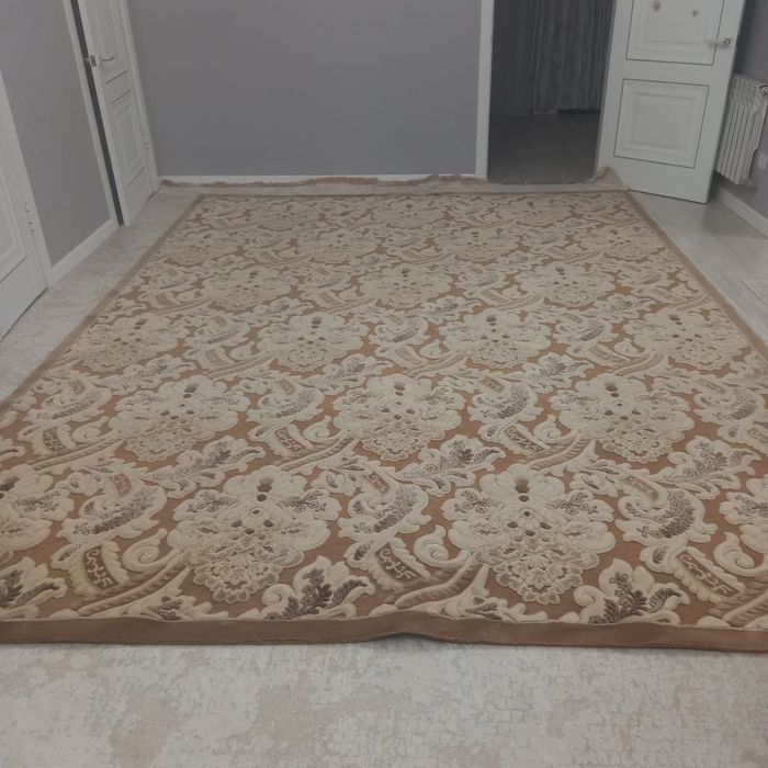 Прожам ковры б/у