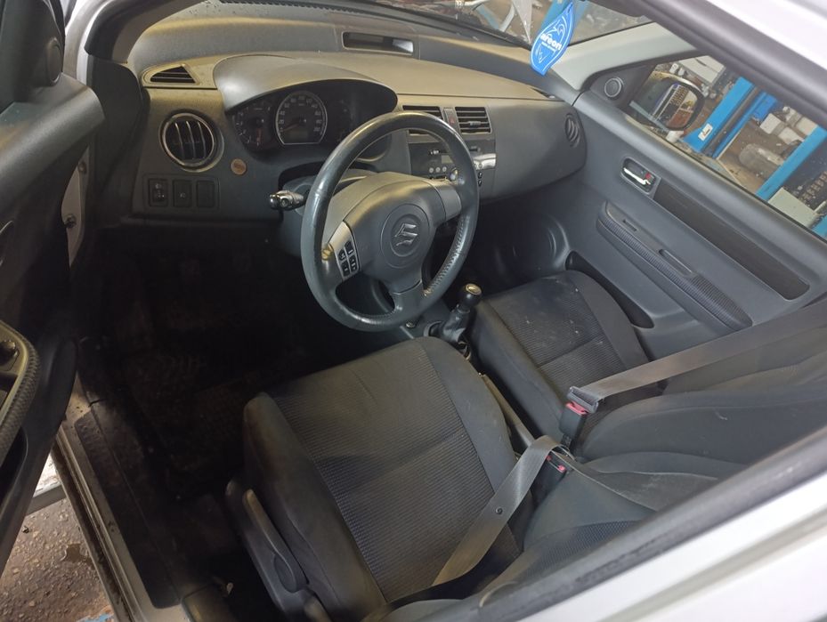 Сузуки Суифт 1.3i 4x4 на части Suzuki Swift