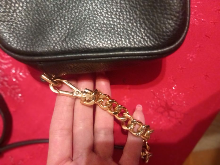 De vanzare purtată dar in stare foarte bună