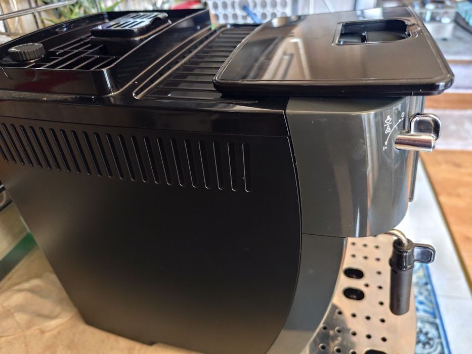 Vind automat cafea DeLonghi Magnifica Start,1000 lei