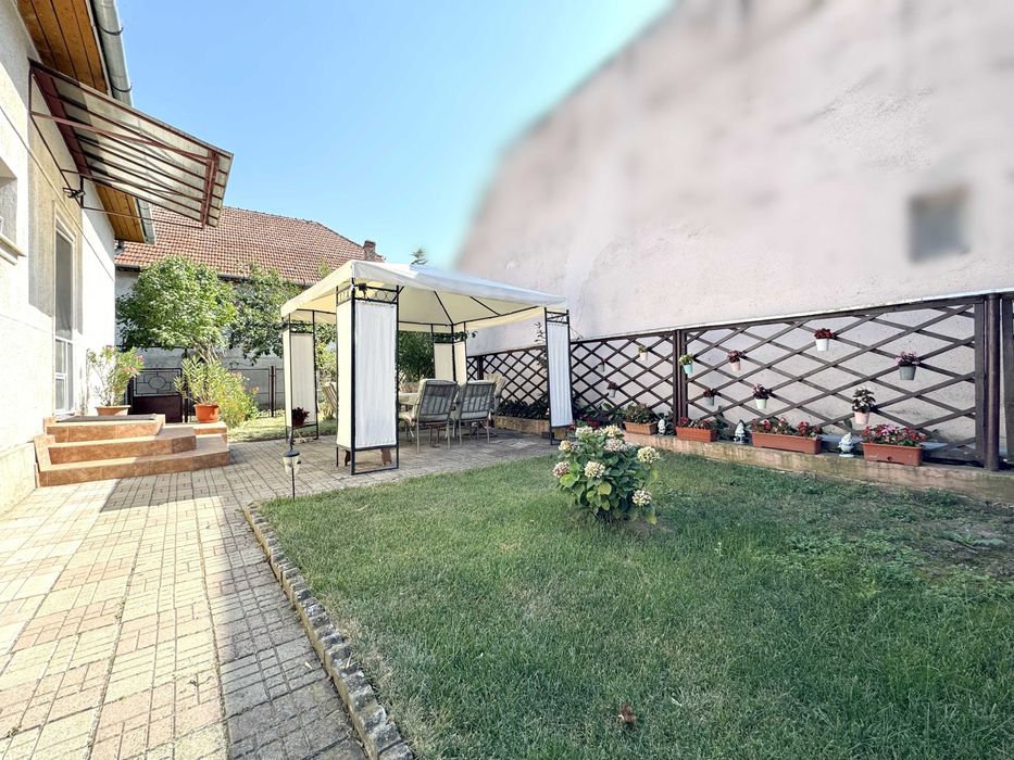 Casa cu 4 camere/teren 396 mp/garaj/Str.Stefan Augustin Ocna Mures, jud Alba