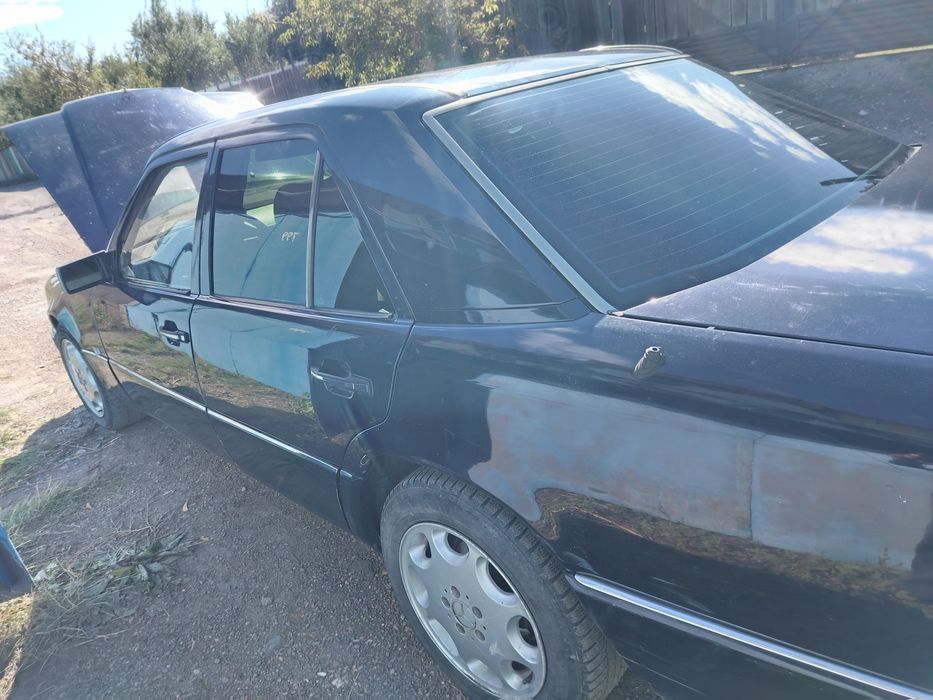 Продам мерседес 124