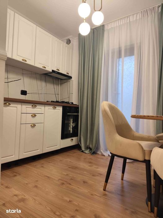 2 camere decomandat LUX , Etaj 1/4, situat in George Enescu, 146.000 €