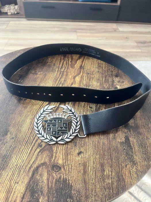 черен кожен колан