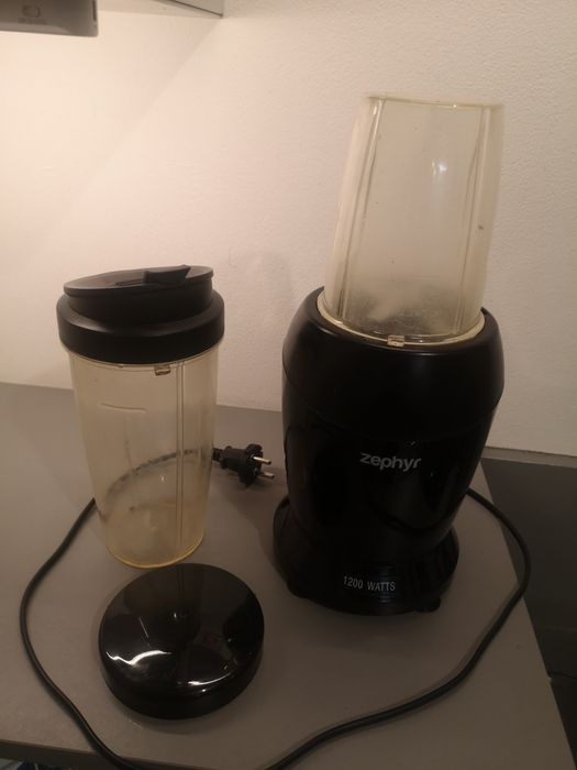 Блендер Zephyr 1200 W с 2 чаши и капак за пиене за изпът