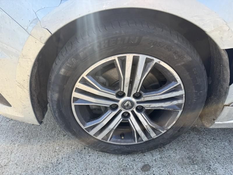 Janta aliaj R16 cu anvelope Michelin 2022 Renault Megane 4