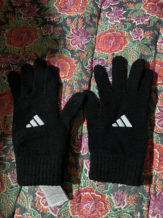 Зимние перчатки adidas