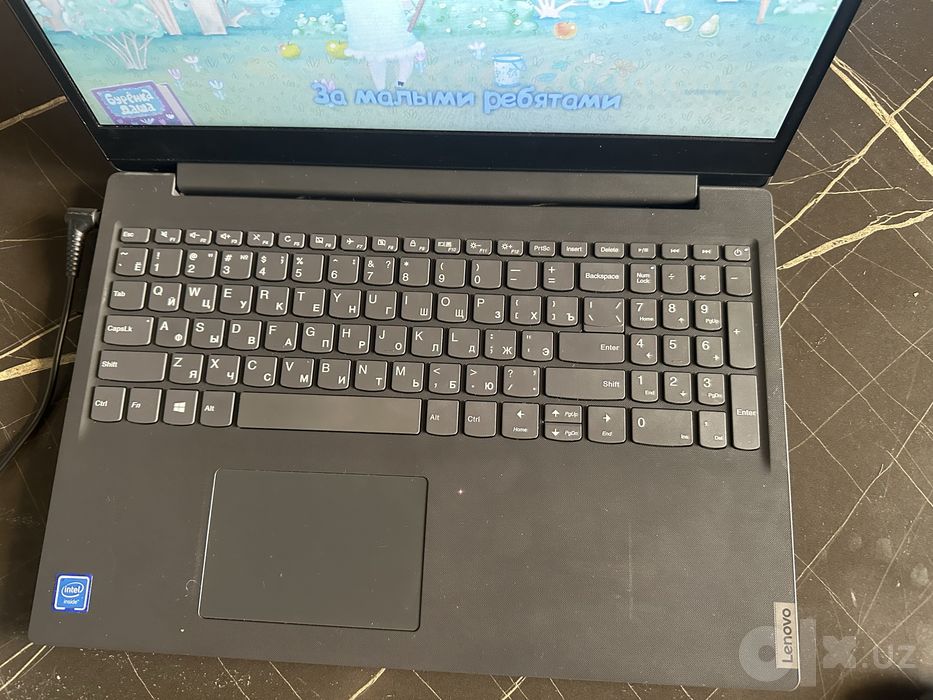 Ноутбук продается LENOVO