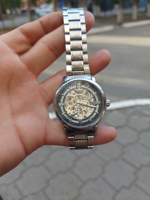 Срочно продам часы
