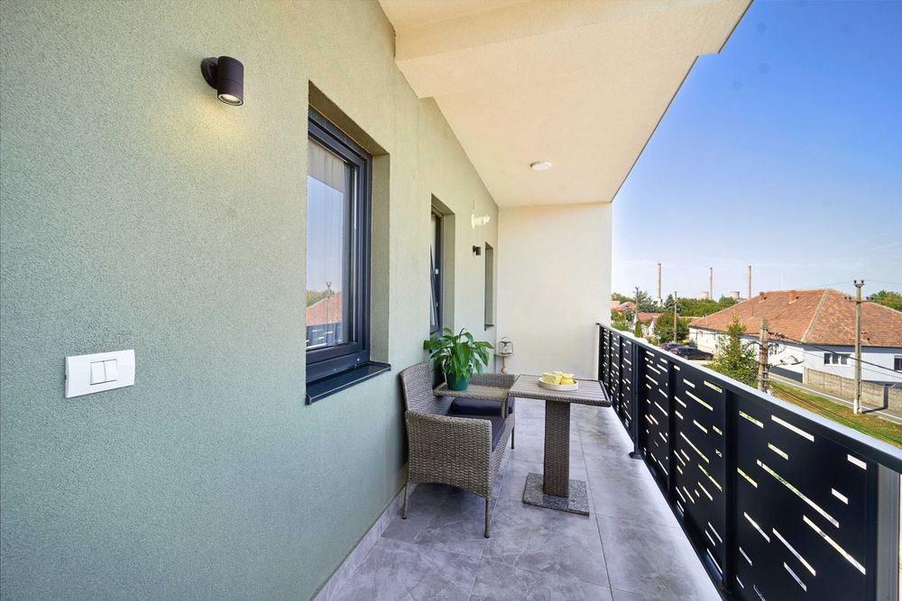 Apartament Four în Regim Hotelier - Parcare Privată și Cafea Gratis