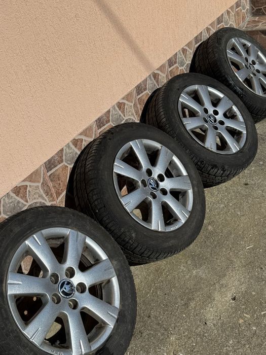 Set 4 jante aliaj Skoda Fabia R14 cu anvelope de vară 185/60 R14