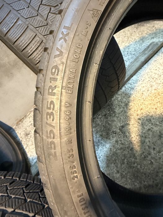 Гуми 255/35/19 и 225/40/19  CONTINENTAL Winter Contact
