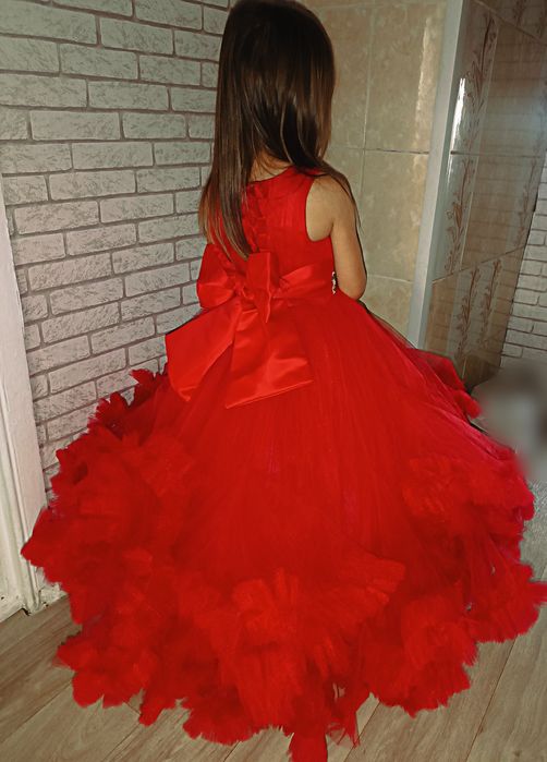 Продам платье на девочку