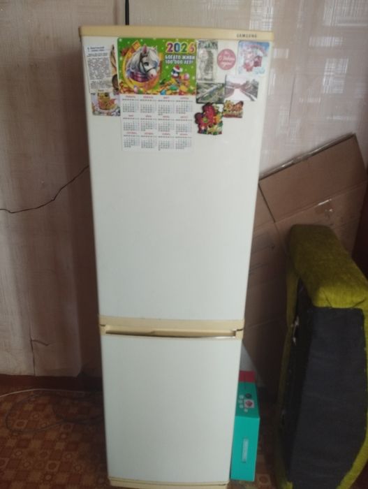 Холодильник продается
