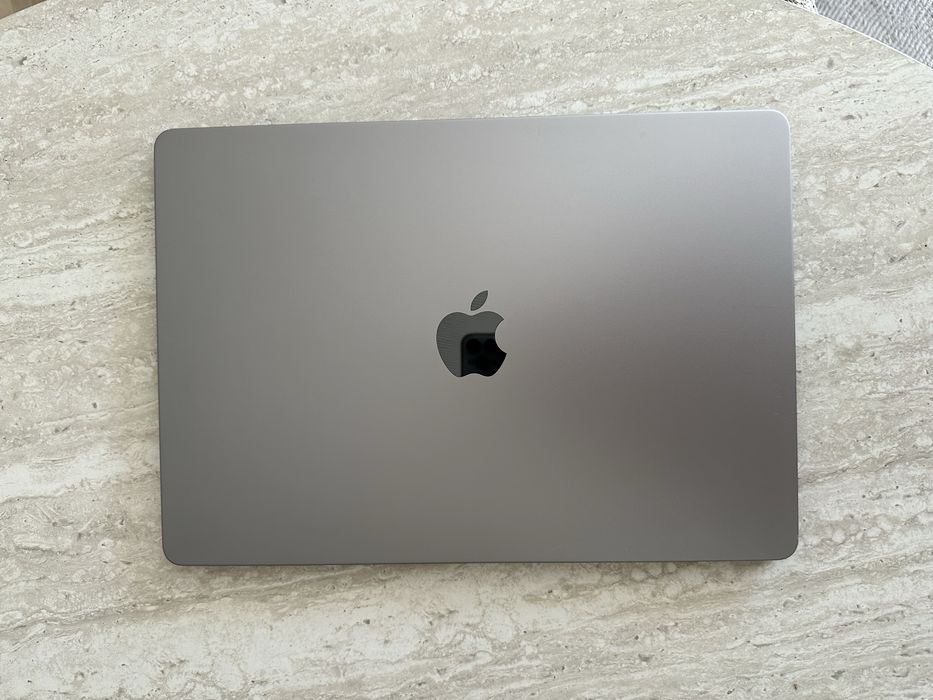 Macbook Air 15” M2 8GB RAM 256GB