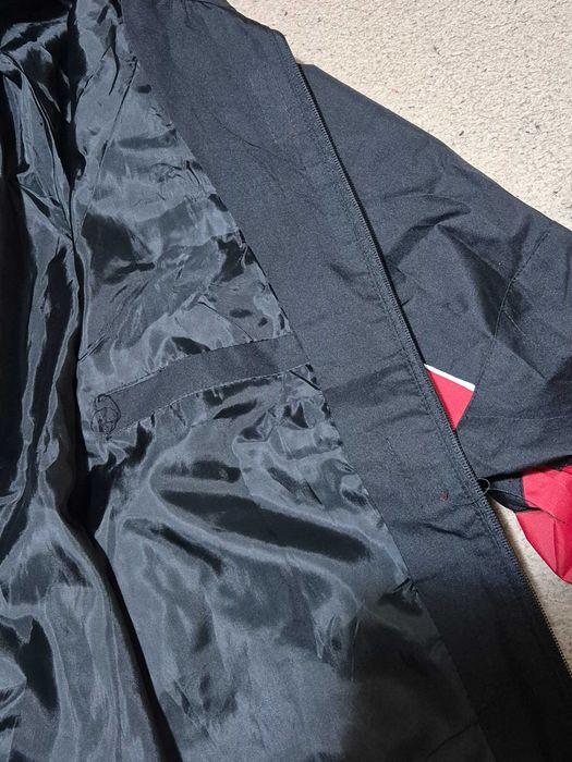 Jacheta Shizhuang, unisex, marime M, practic noua, negru cu rosu.