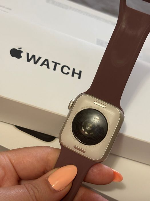 Часовник Apple watch SE2