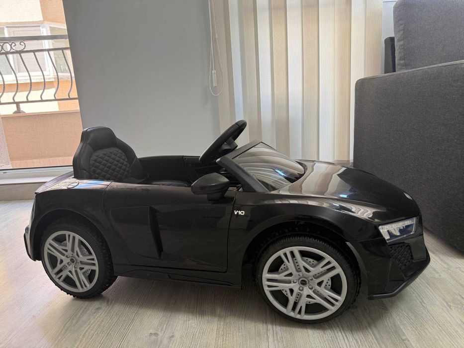Акумулаторна кола Audi R8 Spyder