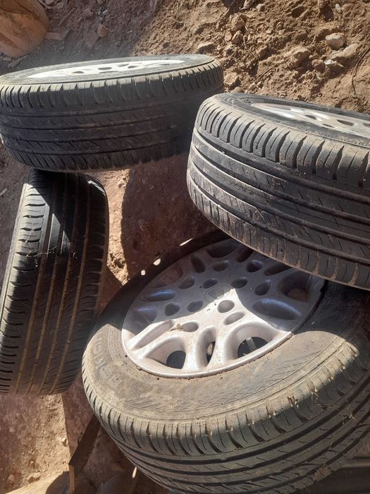 Гуми с джанти Rover 195/60/R15, цена 205Е.