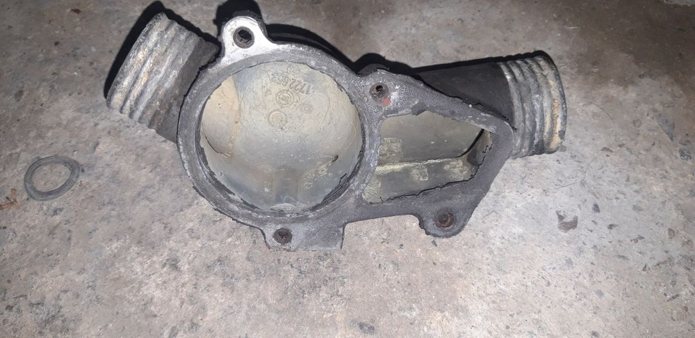 Крышка термостата бмв м50