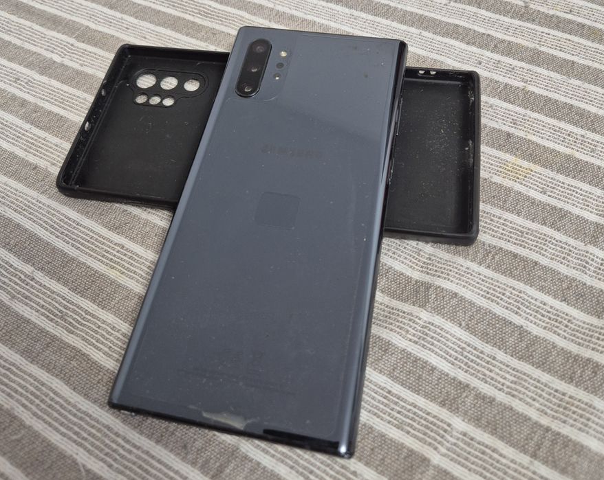 3 Telefoane Samsung (toate au nevoie de înlocuire display)